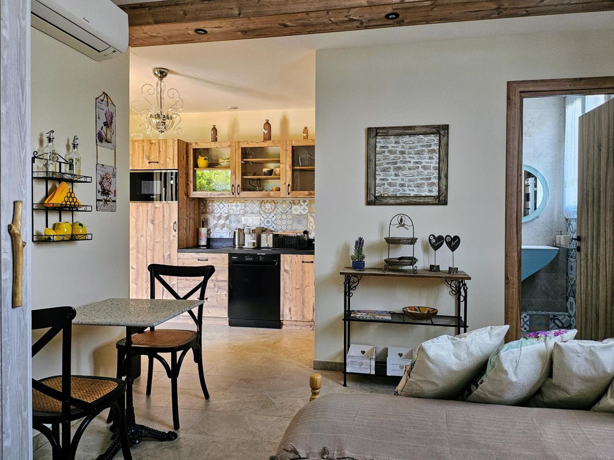 Charmant Studio Pres De La Plage Avec Jacuzzi Et Terrasse Privative 빌뇌브루베 외부 사진